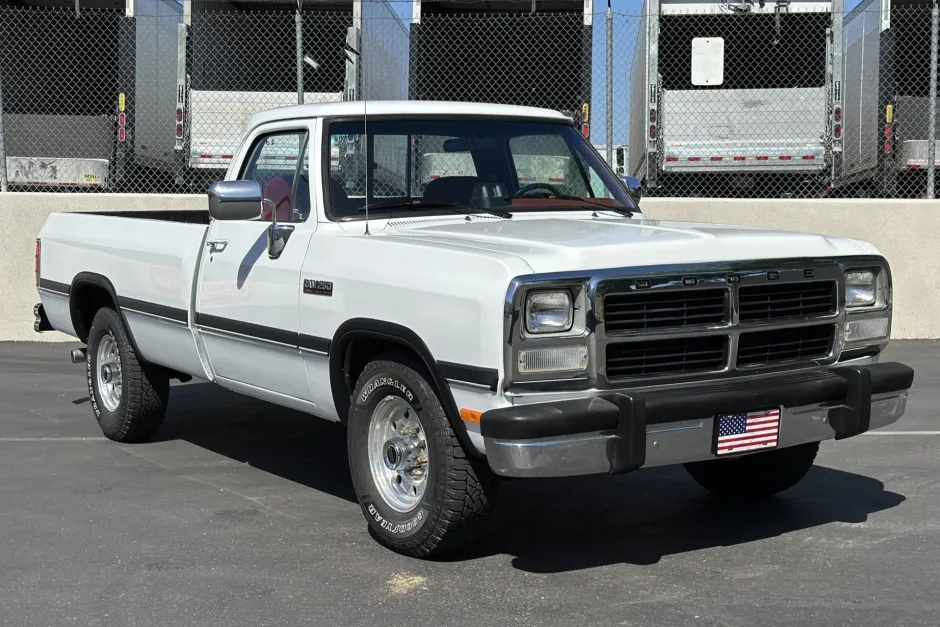 1993 Dodge D250 Reg. Cab 8-ft. Bed 2WD